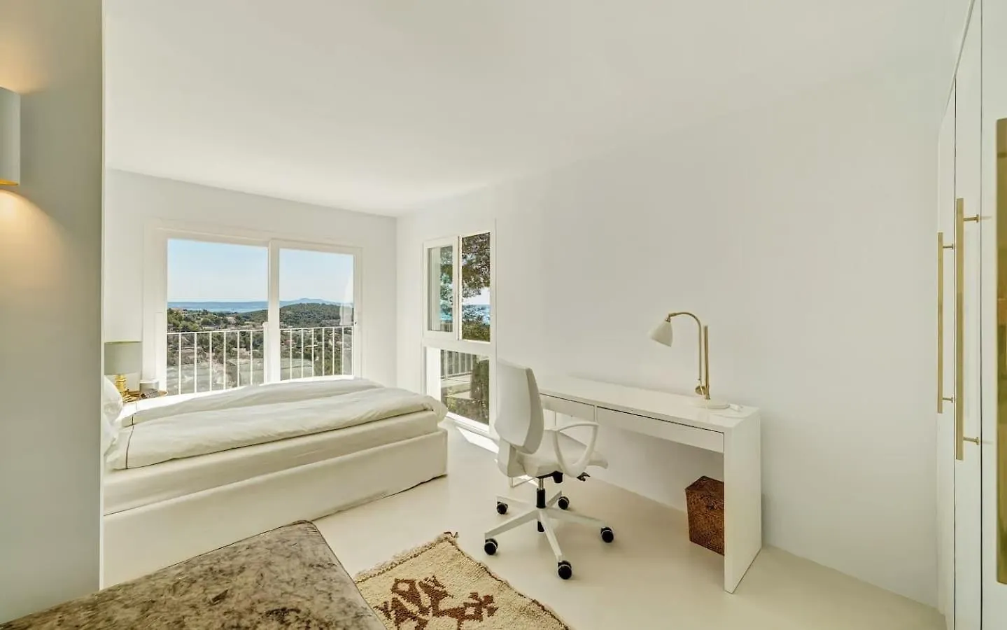 Deluxe Villa With Seaview In Portals Costa D'En Blanes